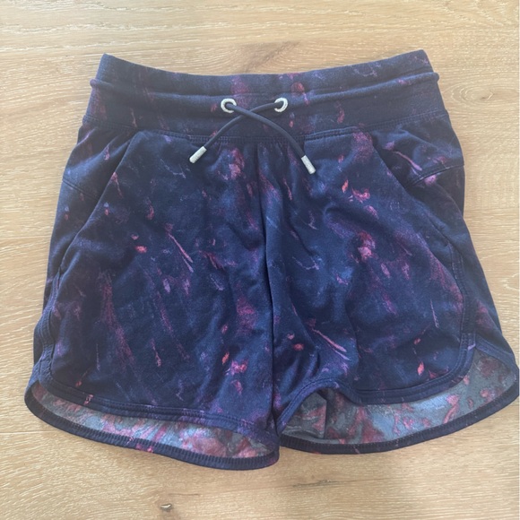 Girls shorts - Picture 1 of 2